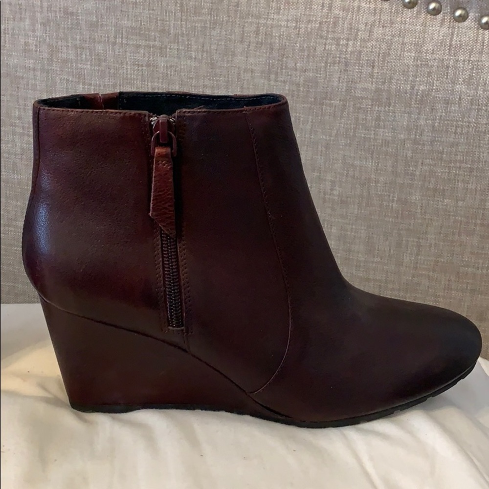 New Clarks heeled booties - Burgundy